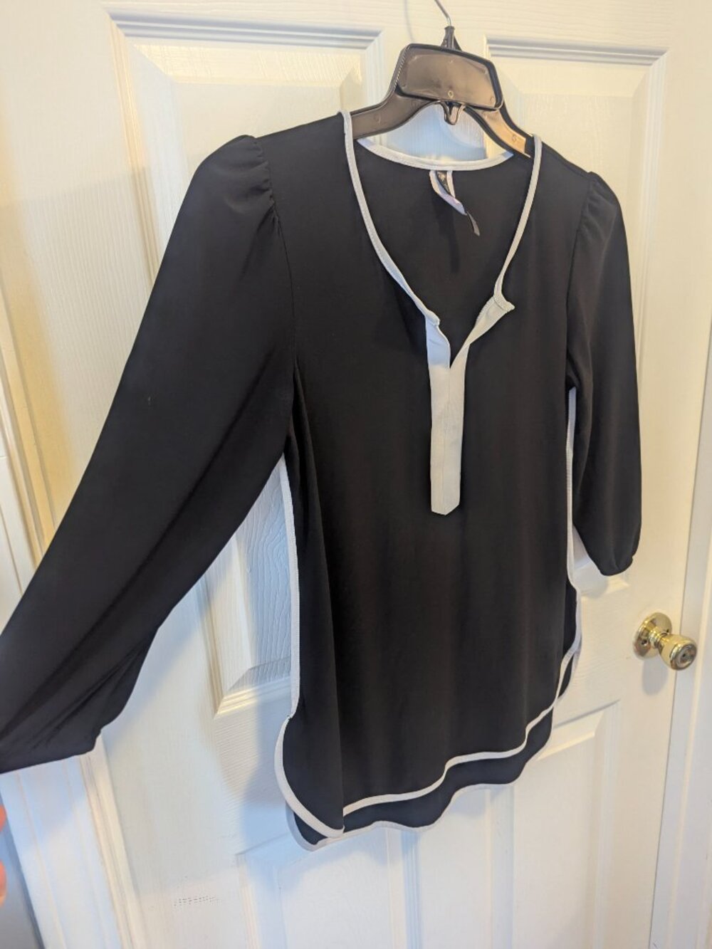 Rendezvous black and white top -s